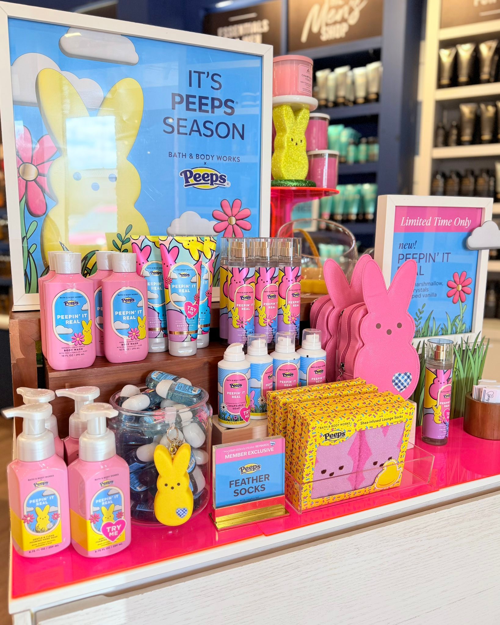 the peeps bath & body works collection is out!! 🩵💛🩷🐰🐰🐰✨✨
