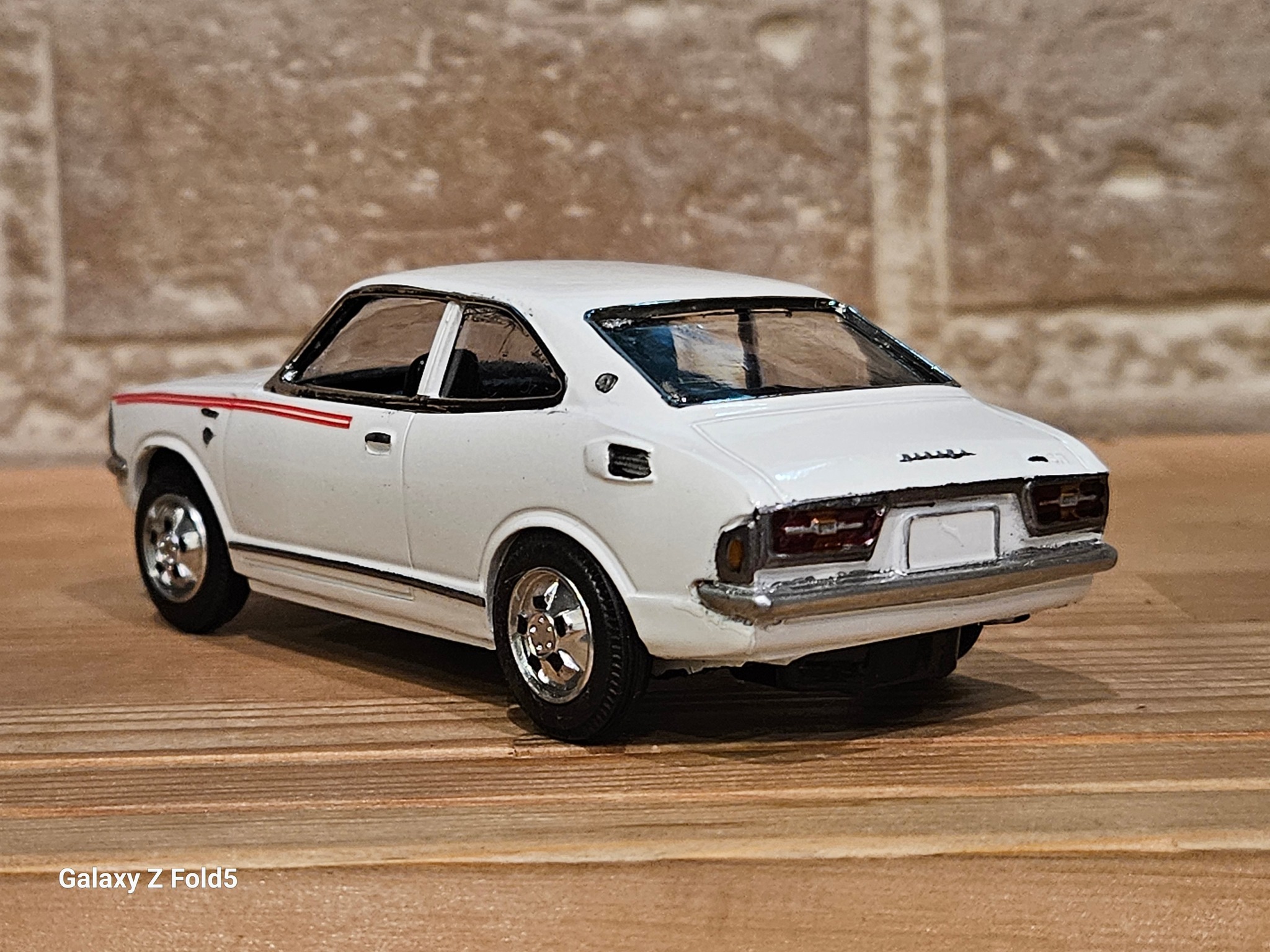 トヨタカローラ1200クーペSL セントラルモケイ製 1/32 後、ライト廻り