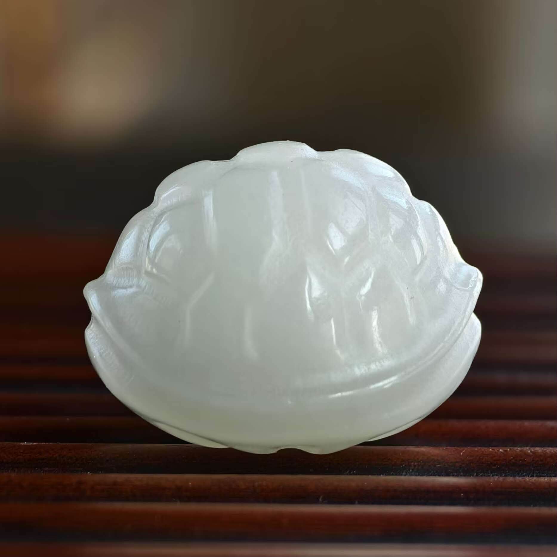 和田玉「富甲天下」白玉尺寸：23.9/19.4/18.5mm 重量：13.3g 【直購