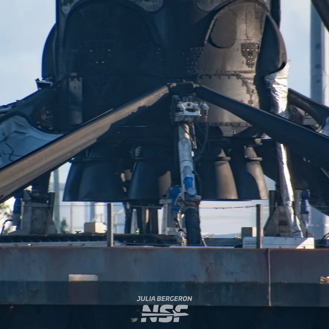 Falcon 9 fleet leader B1067 has returned after it's record