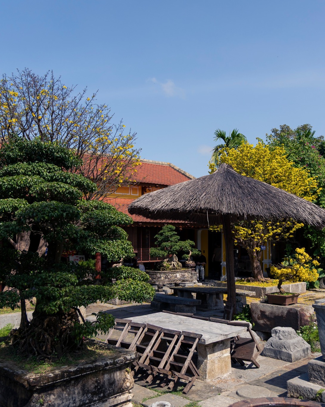 Nhà Hàng Cơm Mắm Cô Ri | Hue