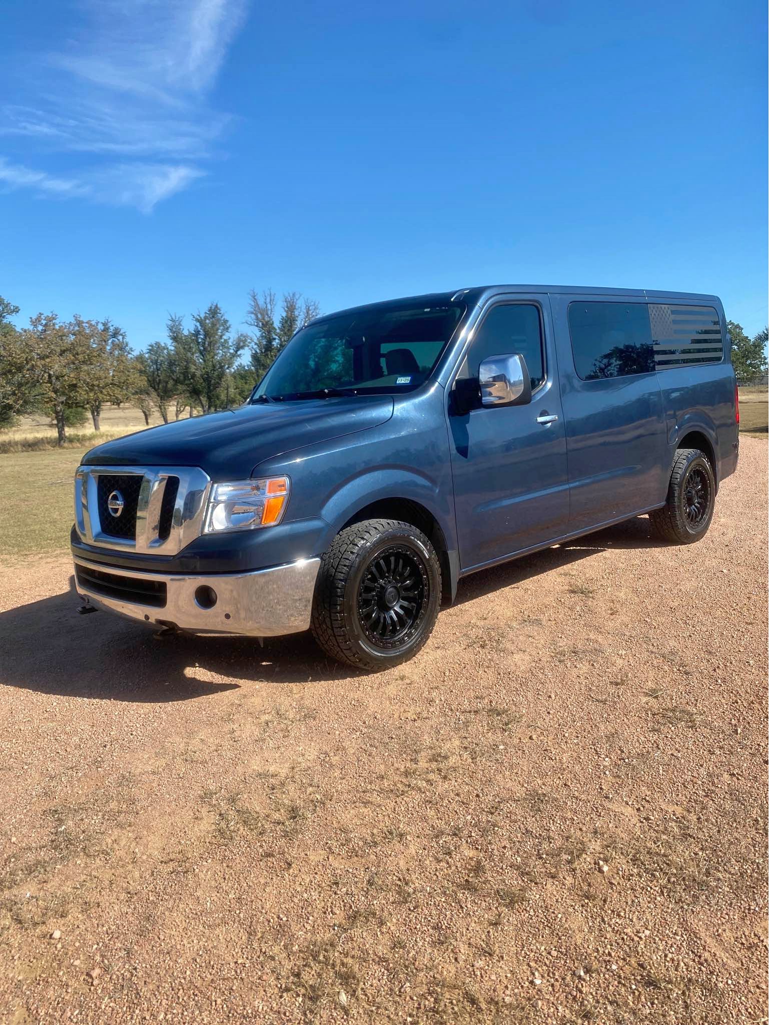 2020 Nissan NV3500 HD Passenger · SL Van 3D - Commercial Vehicles ...