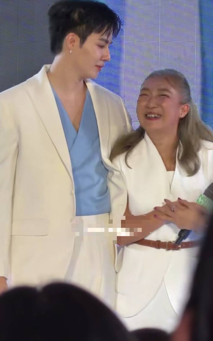 さっちゃん　zeenunew My favorite one's Zee and NuNew 💕 , the unconditional love couple
