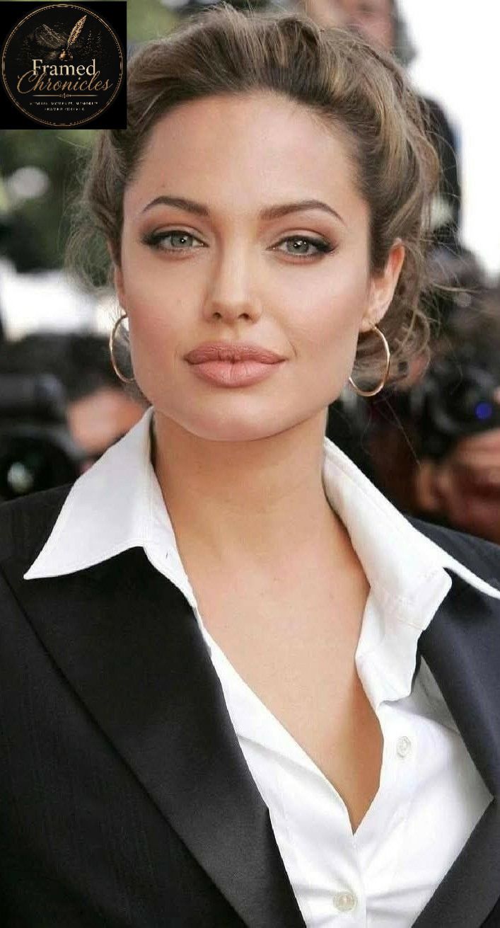 angelina jolie green earrings black dress Jolie's style has gone through an evolution since she became a mother. From formal events and red carpet premieres to special occasions and visits to Washington, D.C., see how the Oscar-winning Lace Prom Dresses