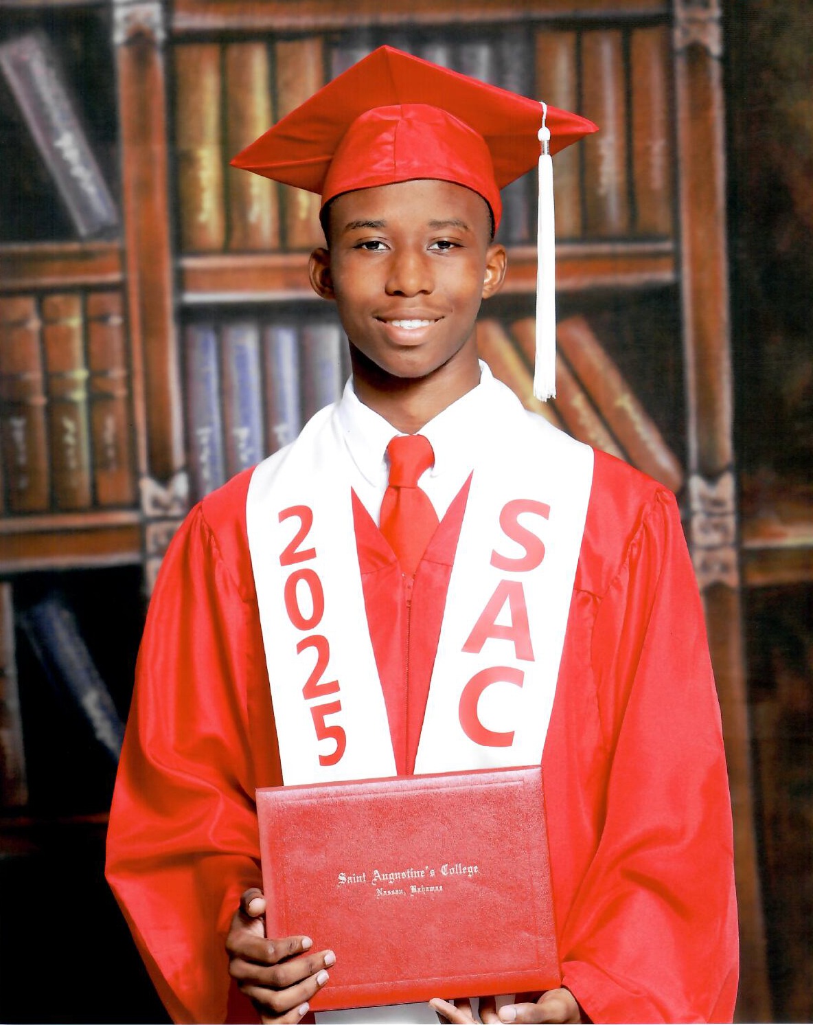 🎓🌟 CONGRATULATIONS TO ANDRE ROLLE –... - Education Spotlight | Facebook
