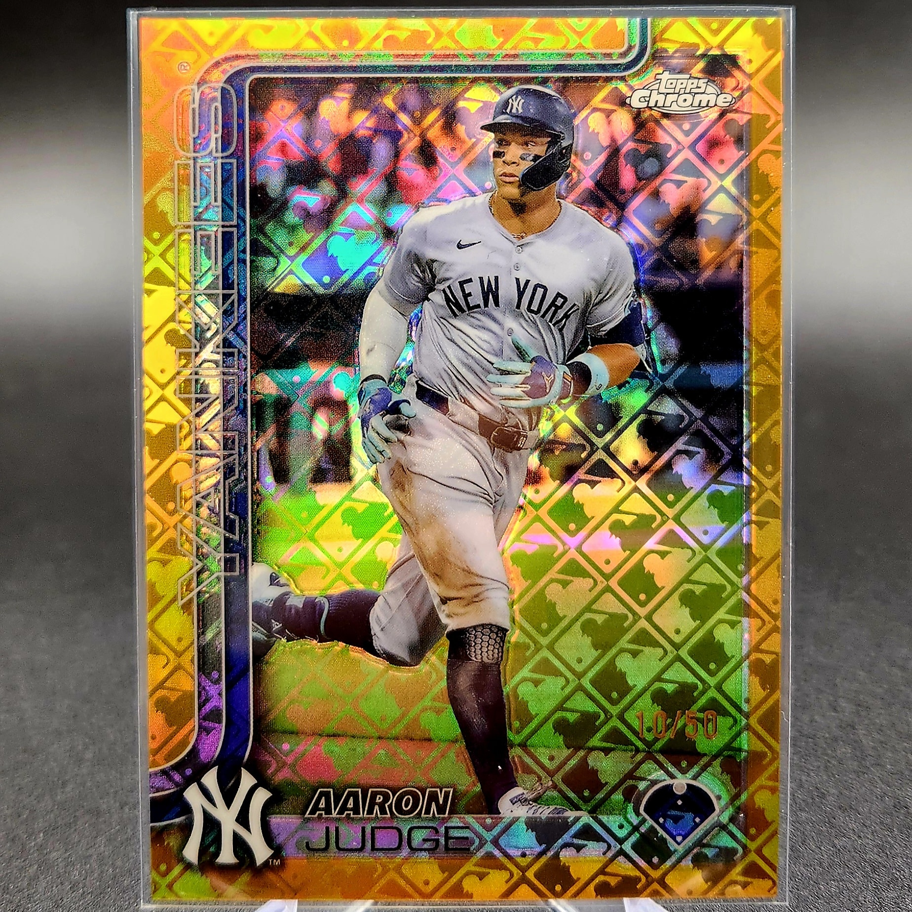 2025 Topps Chrome Logofractor Aaron Judge Image Variation Gold 