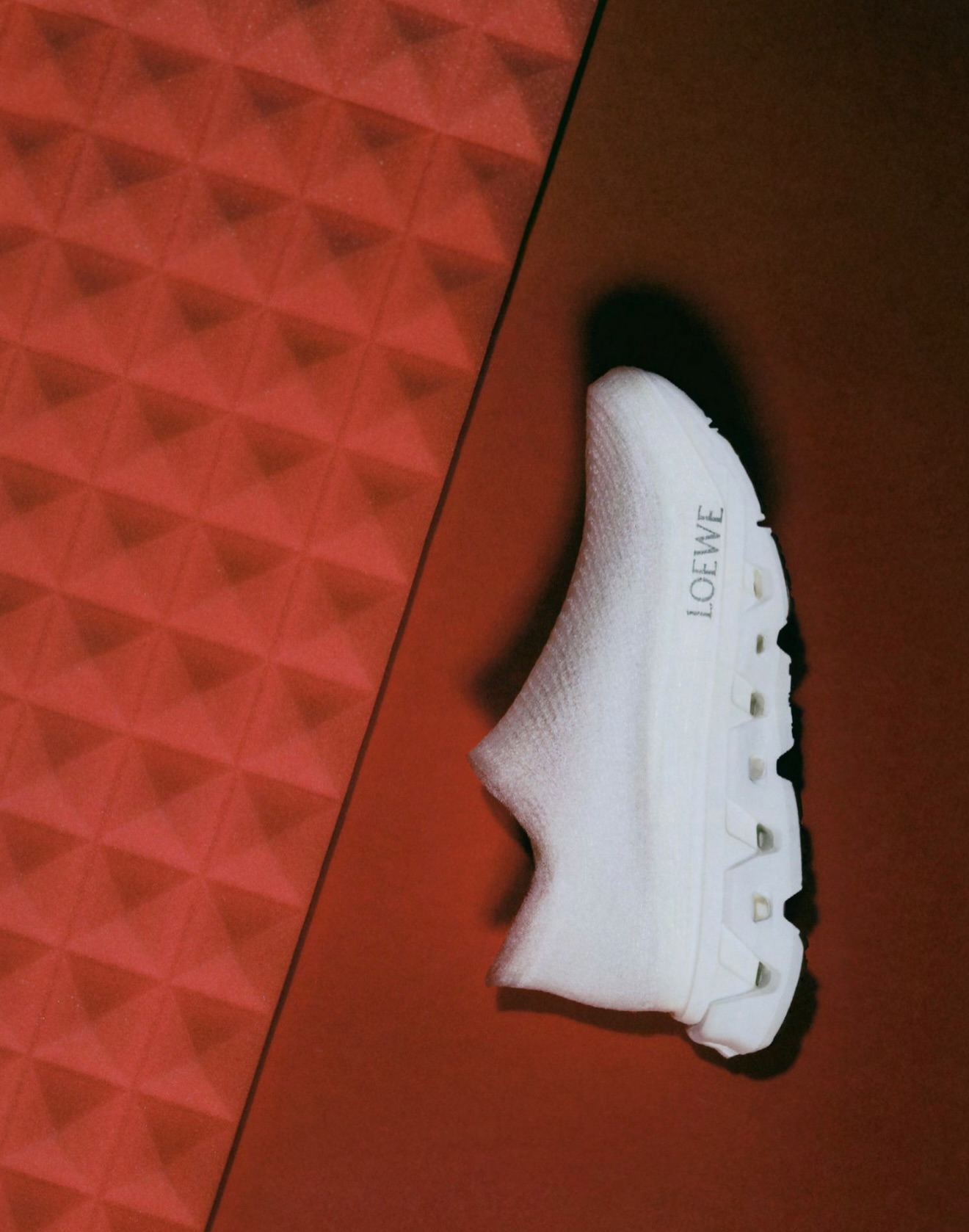 JUST IN: Loewe x On Lightspray Cloudmonster ? The Loewe x On 