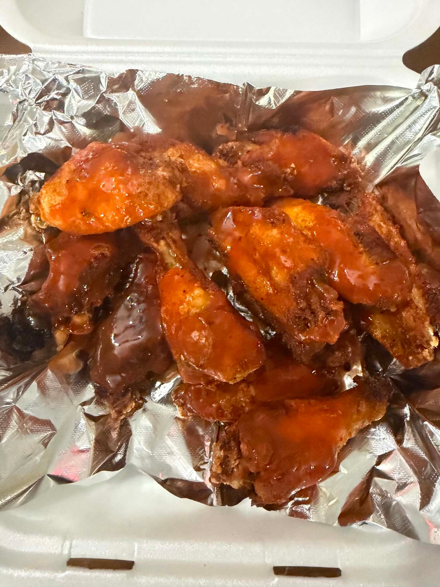 Weekend pizza and wings deal at Cowan Foods