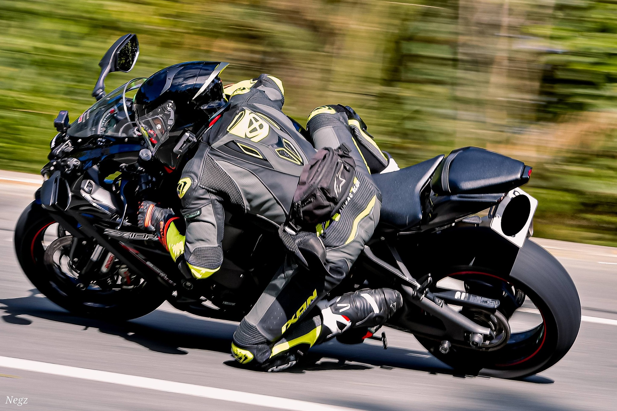 ローライト Bryan Asuncion rides Kawasaki ZX10RR