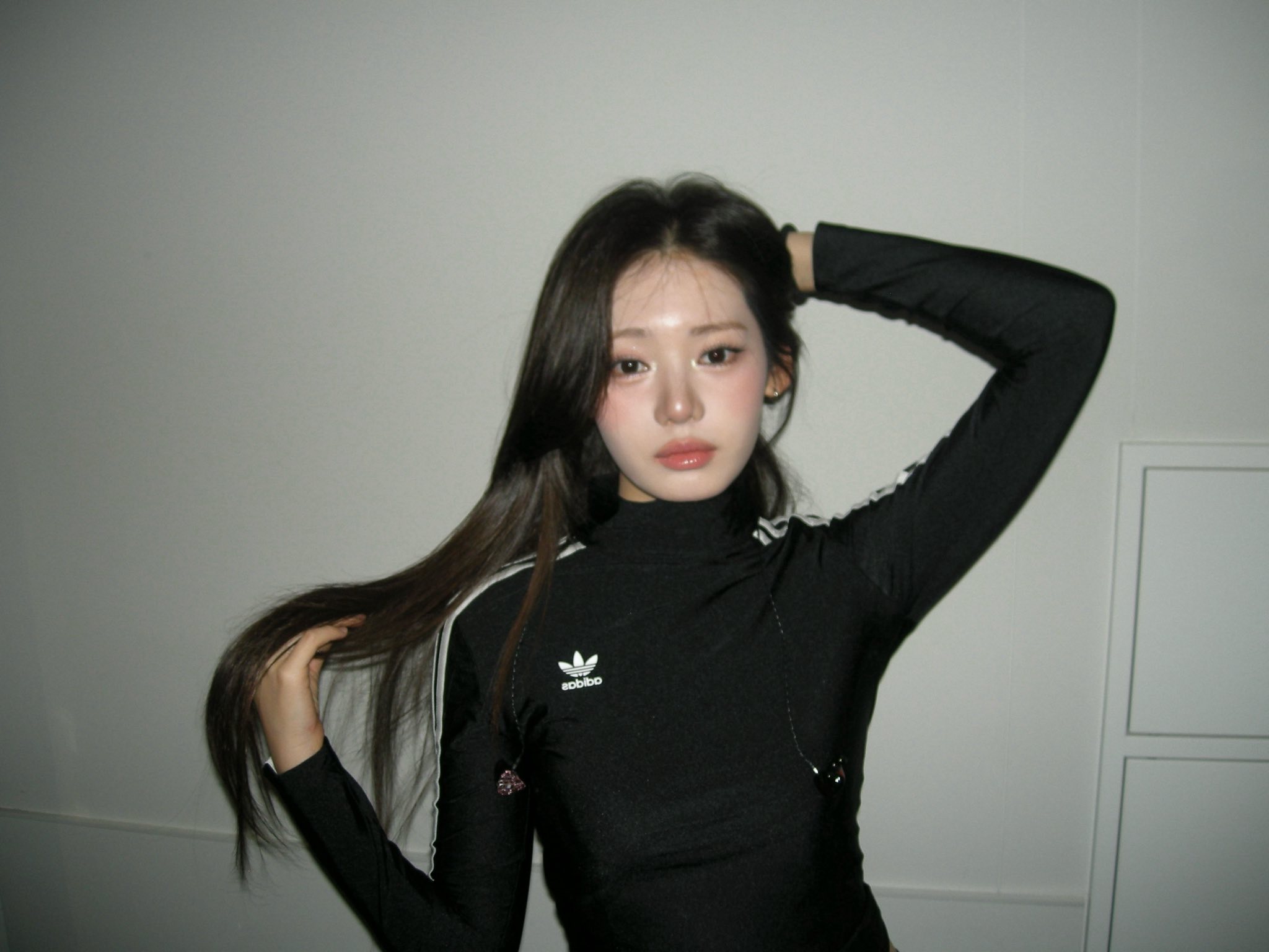 🗝️➿♟️📓👓 [📸] RORA Weverse 260328 . #RORA #BABYMONSTER #로라