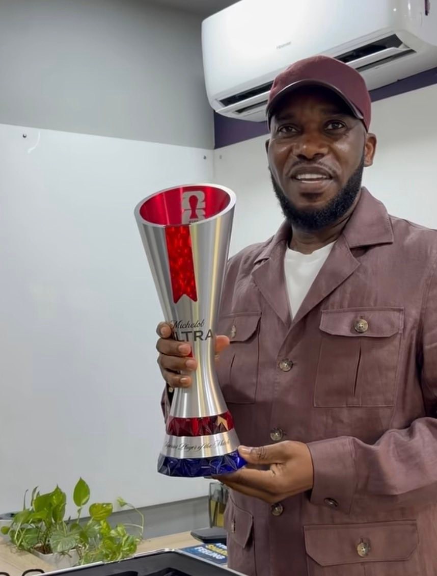 Austin Jay-Jay Okocha receives FIFA World Cup award