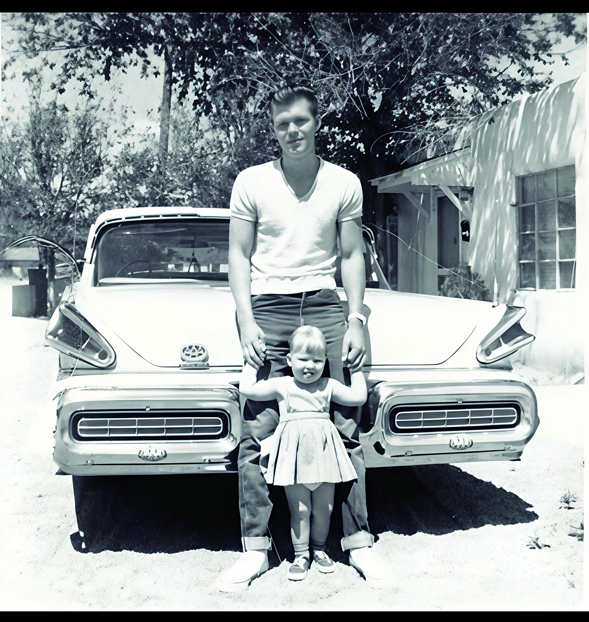 What is the car singer Glen Campbell and his daughter are posing with ...