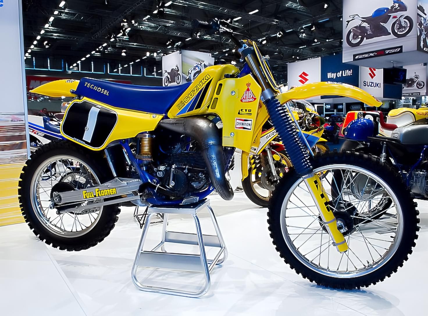 This beautiful 1996 Suzuki RMZ-250 Freshly. . #suzuki #rmx250 