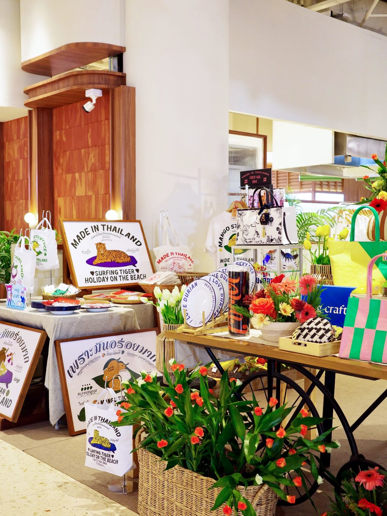 Hug Craft - พบประสบการณ์งานคราฟท์ไทยในมุมมองใหม่ ที่📍Hug... | Facebook