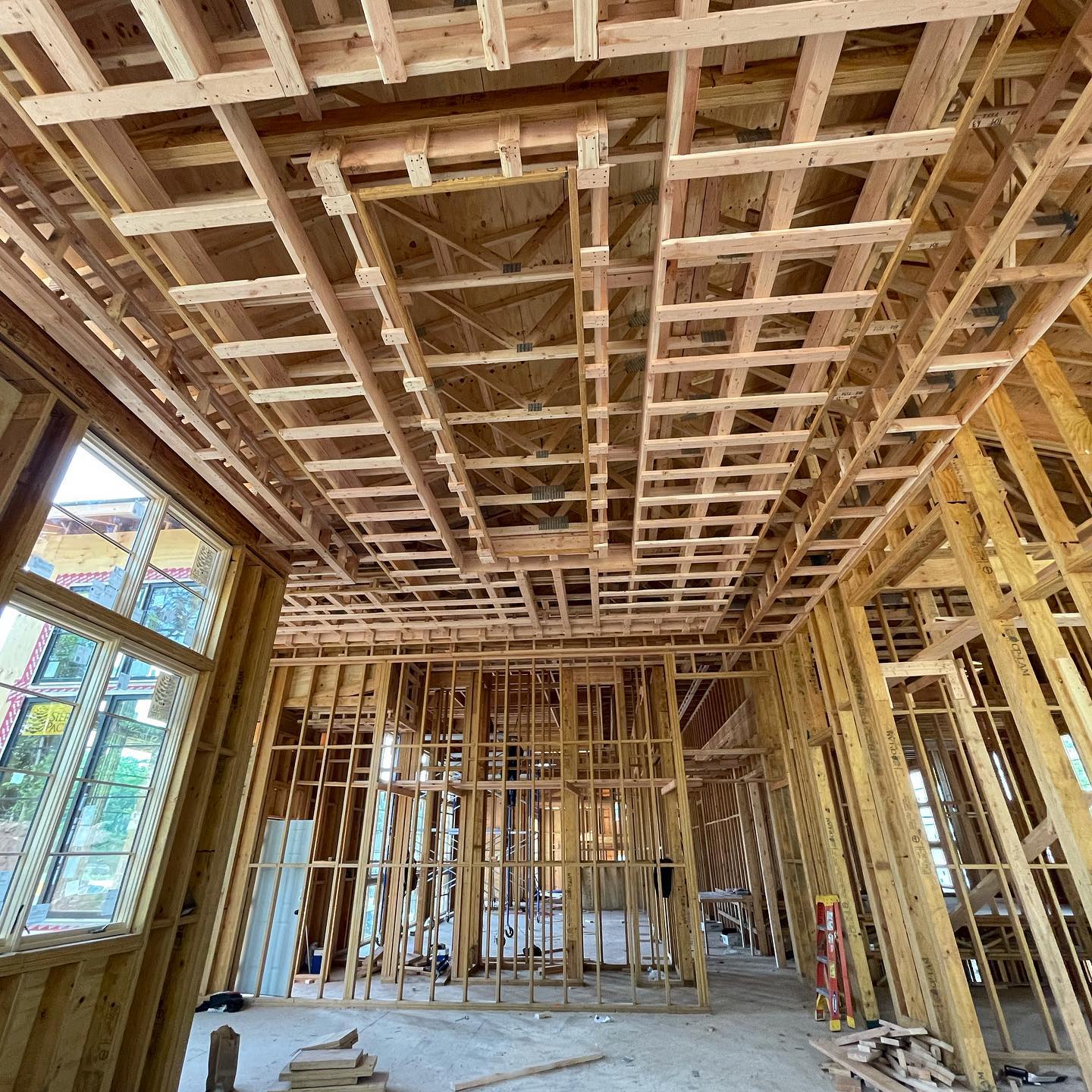 Lopez - Custom ceiling details!! 🏠🪚📐🔨 . . . . Credit : @eastgategroup ...