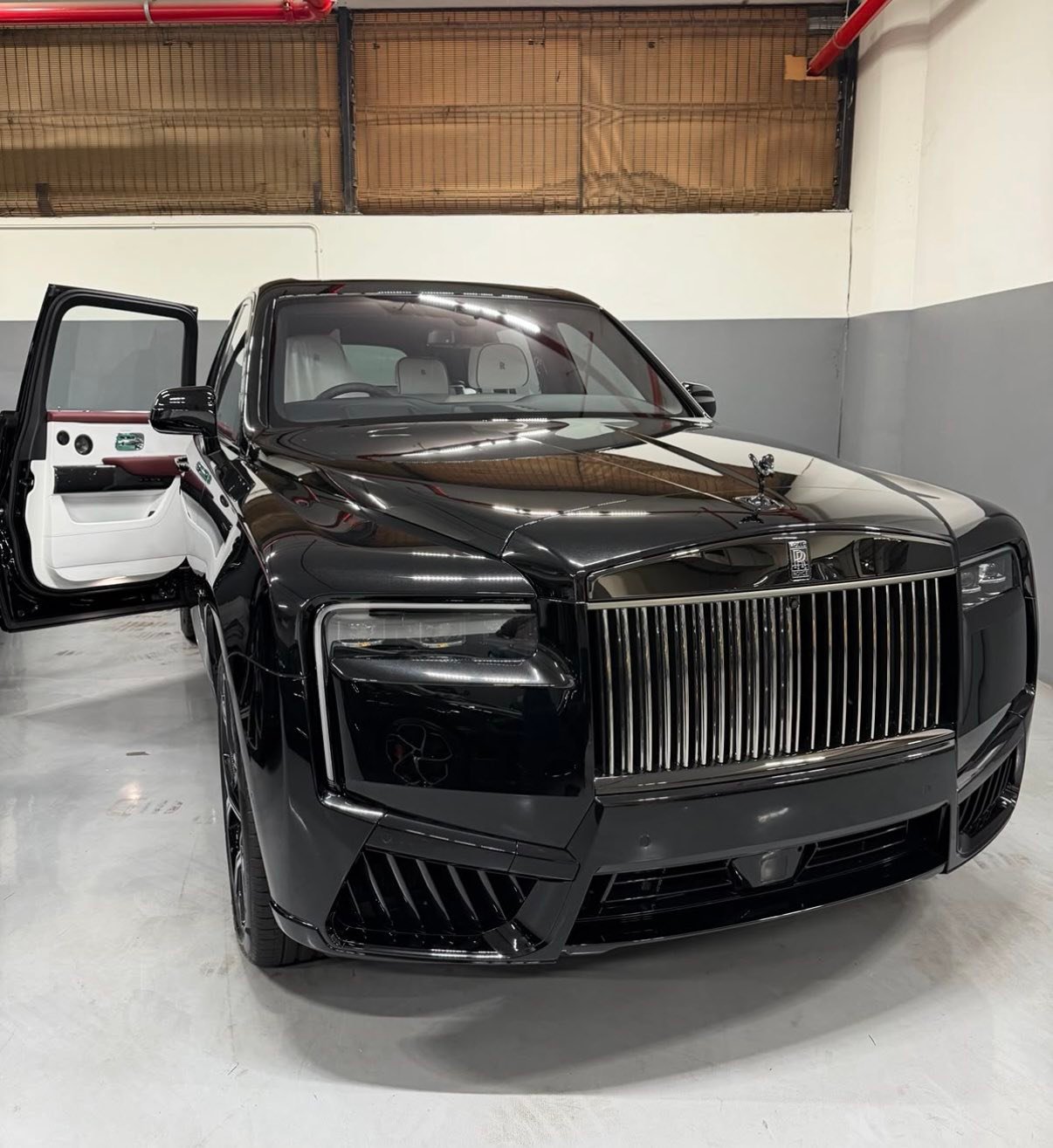 Wicknell Chivayo Gifts Apostle Rodney Chipoyera 2026 Rolls-Royce