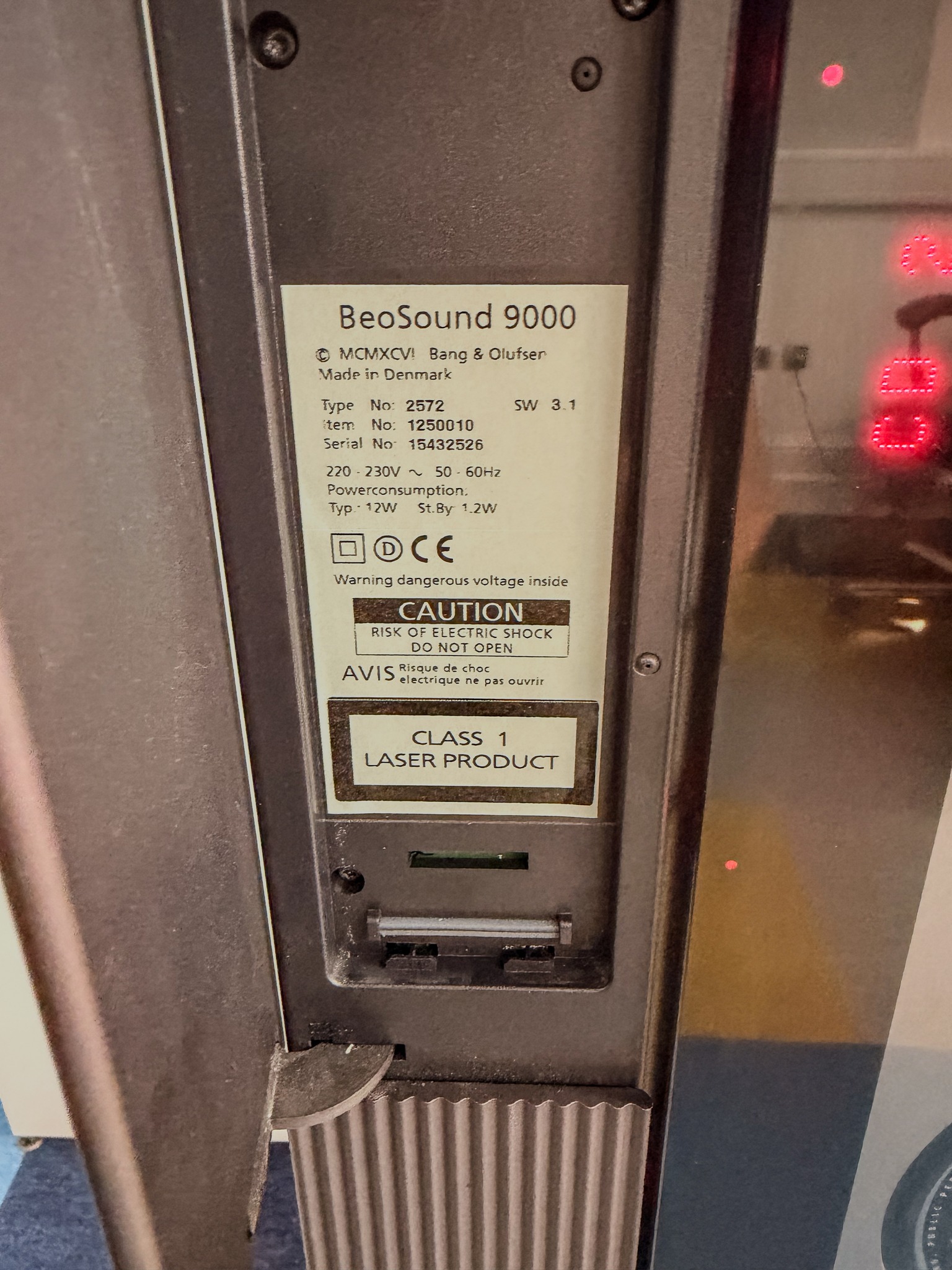 Beosound 9000 mk3 for sale with table stand and Beo4 remote
