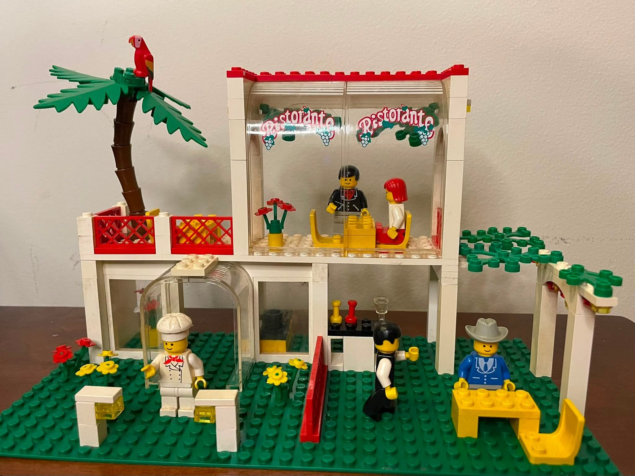 Legendary set: Breezeway Café😎