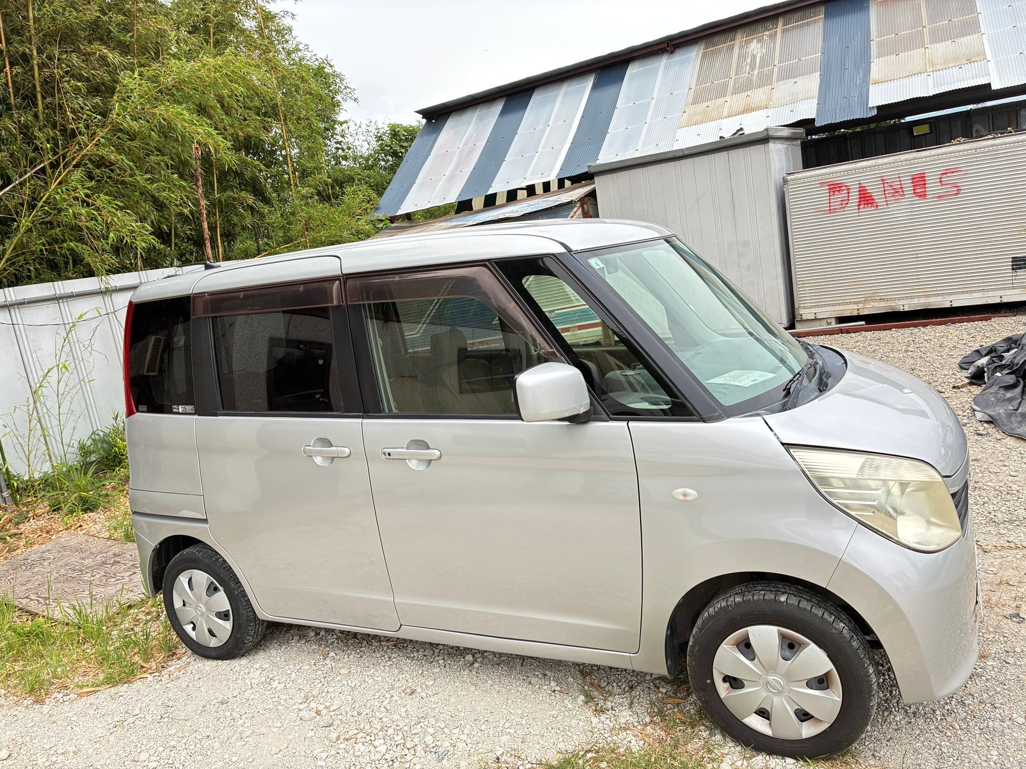 Nissan Roox 2011