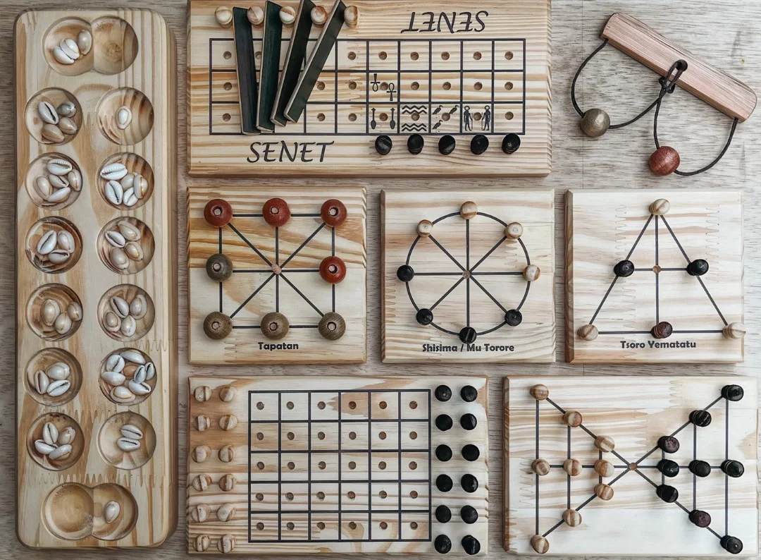 Brinquedos e jogos educativos de madeira
