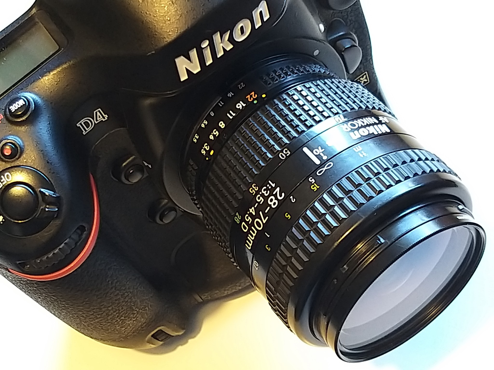 Is the AF Nikkor 28-70mm f/3.5-4.5 lens good on Nikon D810 camera?