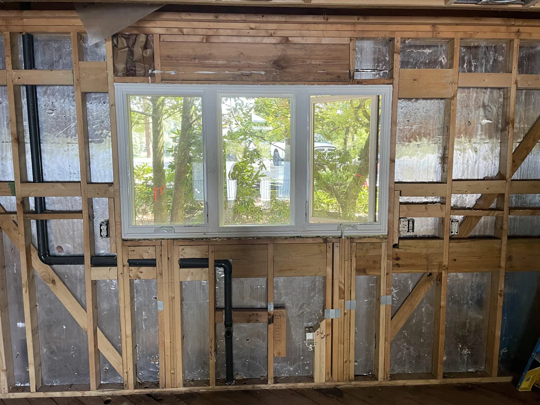 Lopez - Is this window load bearing? 🤔🤣🏠 . . . . #framing #rafter #roof ...