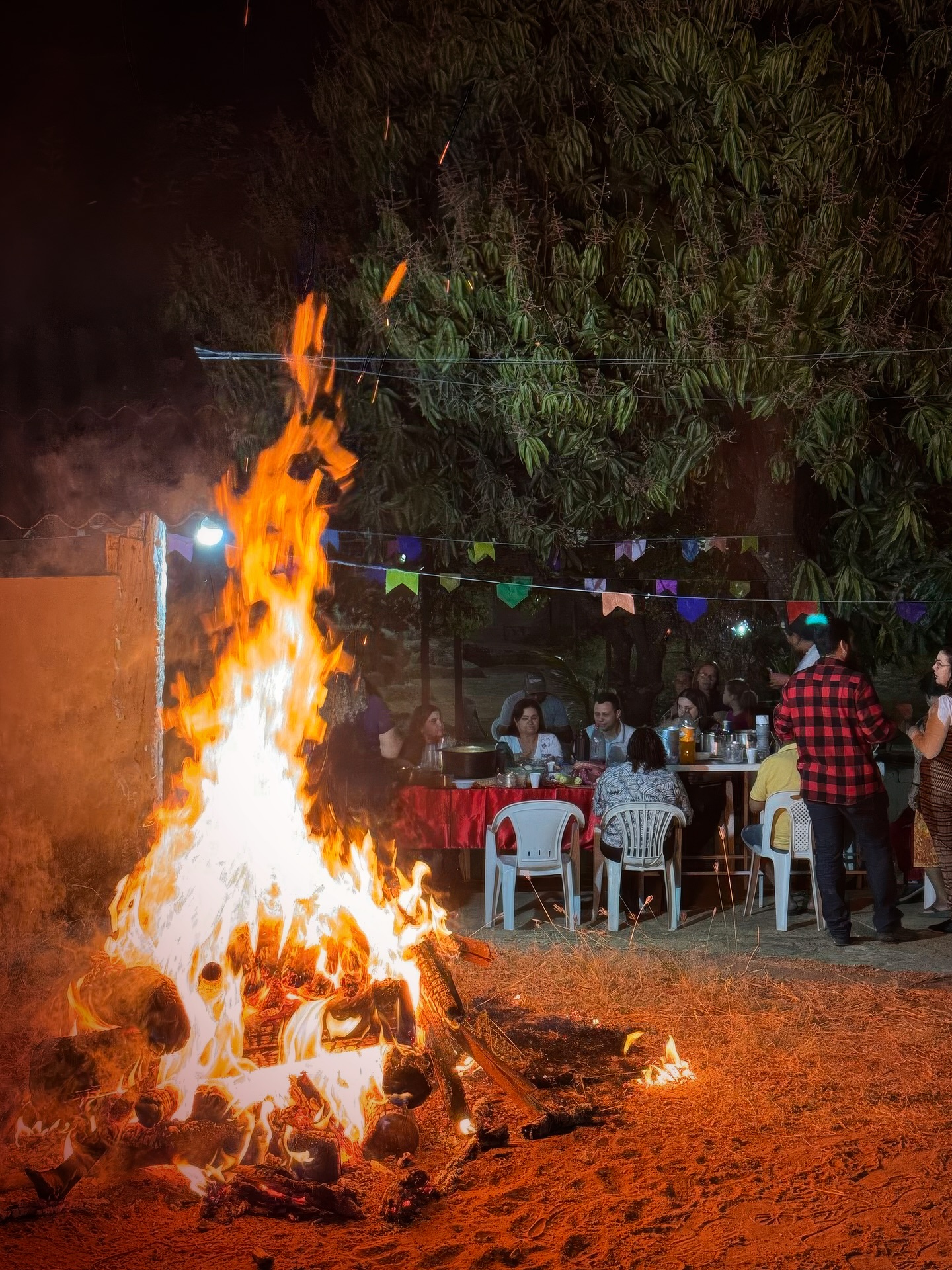 Pueblo - There’s something about a Mexican posada… Breaking the piñata ...