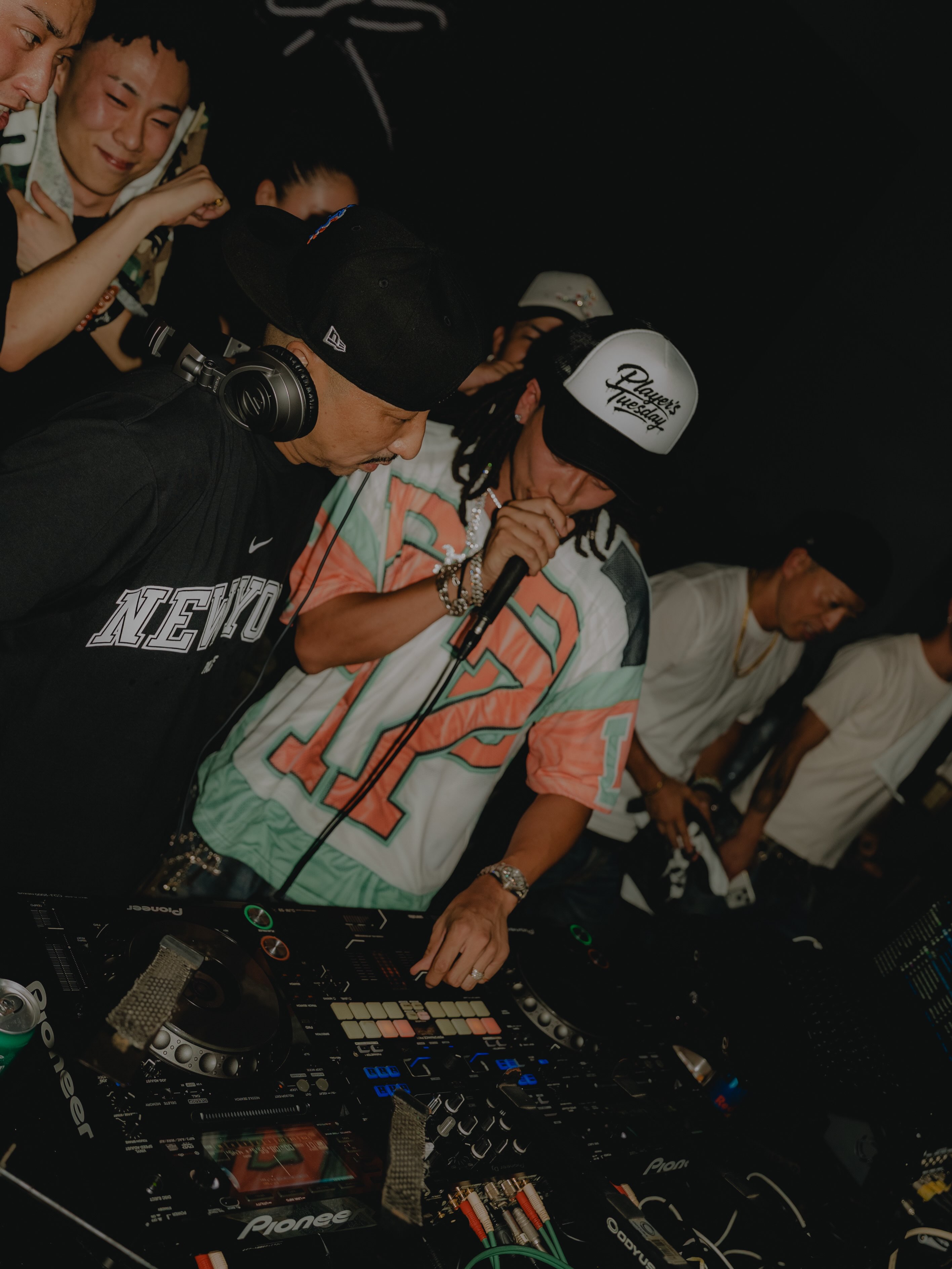ellow Bucks - ¥ellow Bucks updated their cover photo.