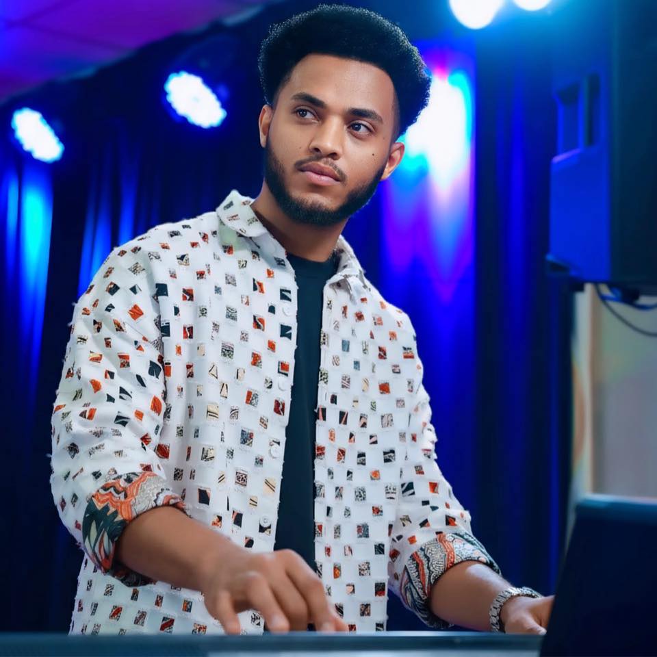 Farsaa Dinqi kana 🤲🏻🔥itti Ebbifamaa .. Musician johnny page follow www ...