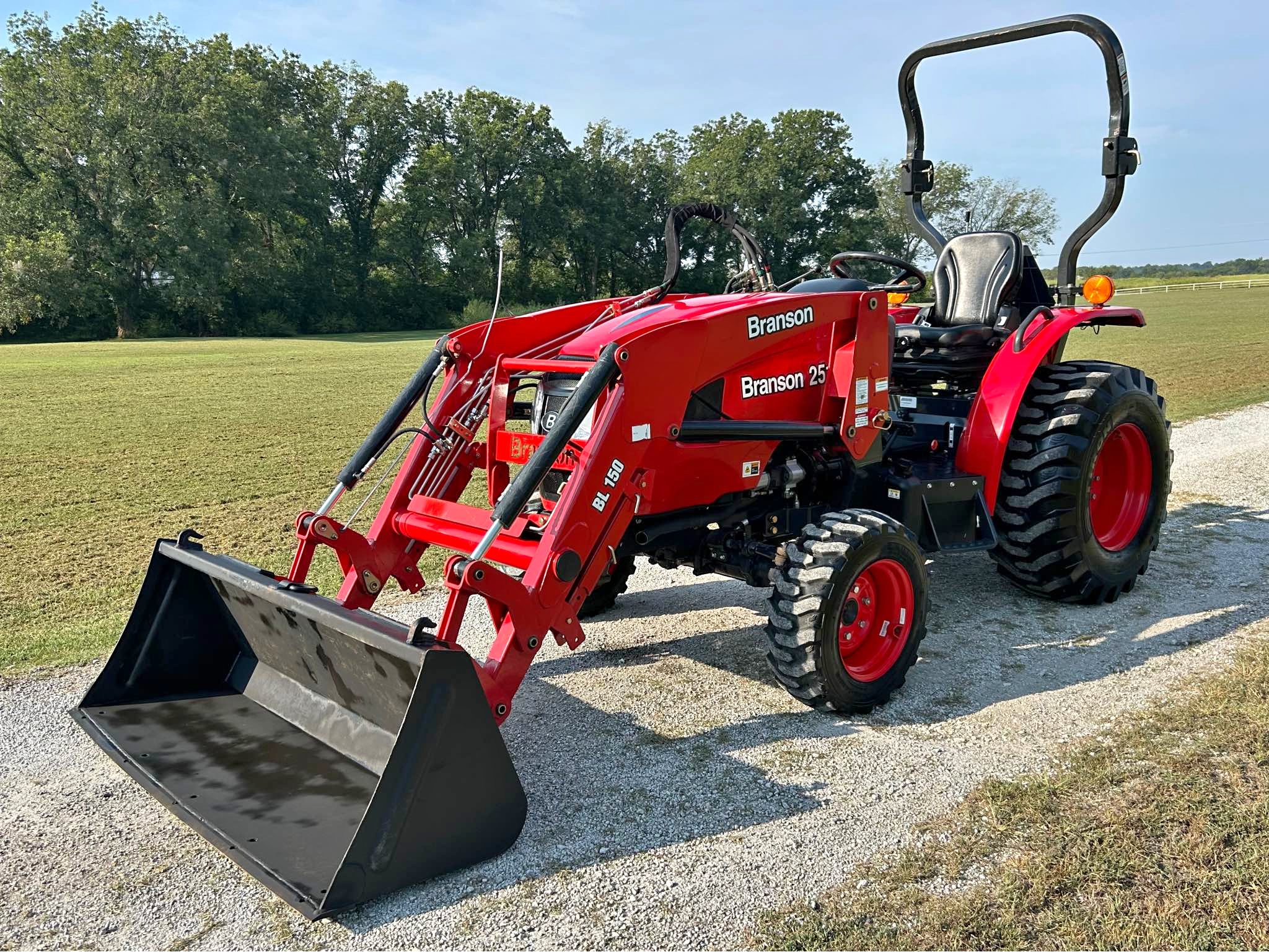 2023 Branson 2515R