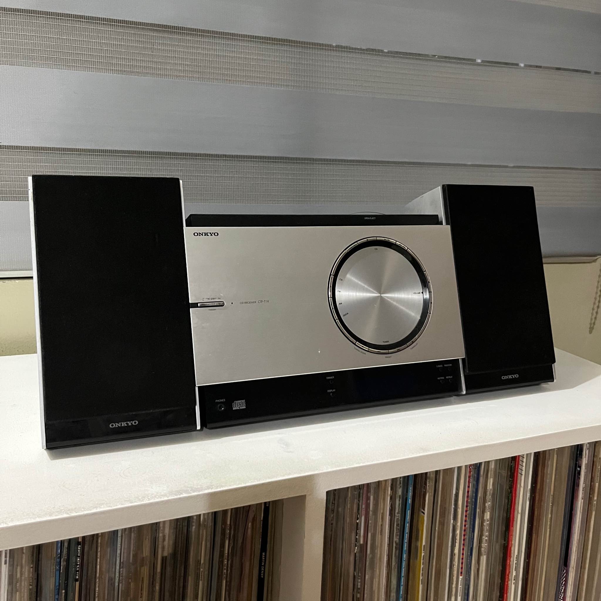 ONKYO CR-T1X compact CD, tuner, amplifier 100v Excellent working