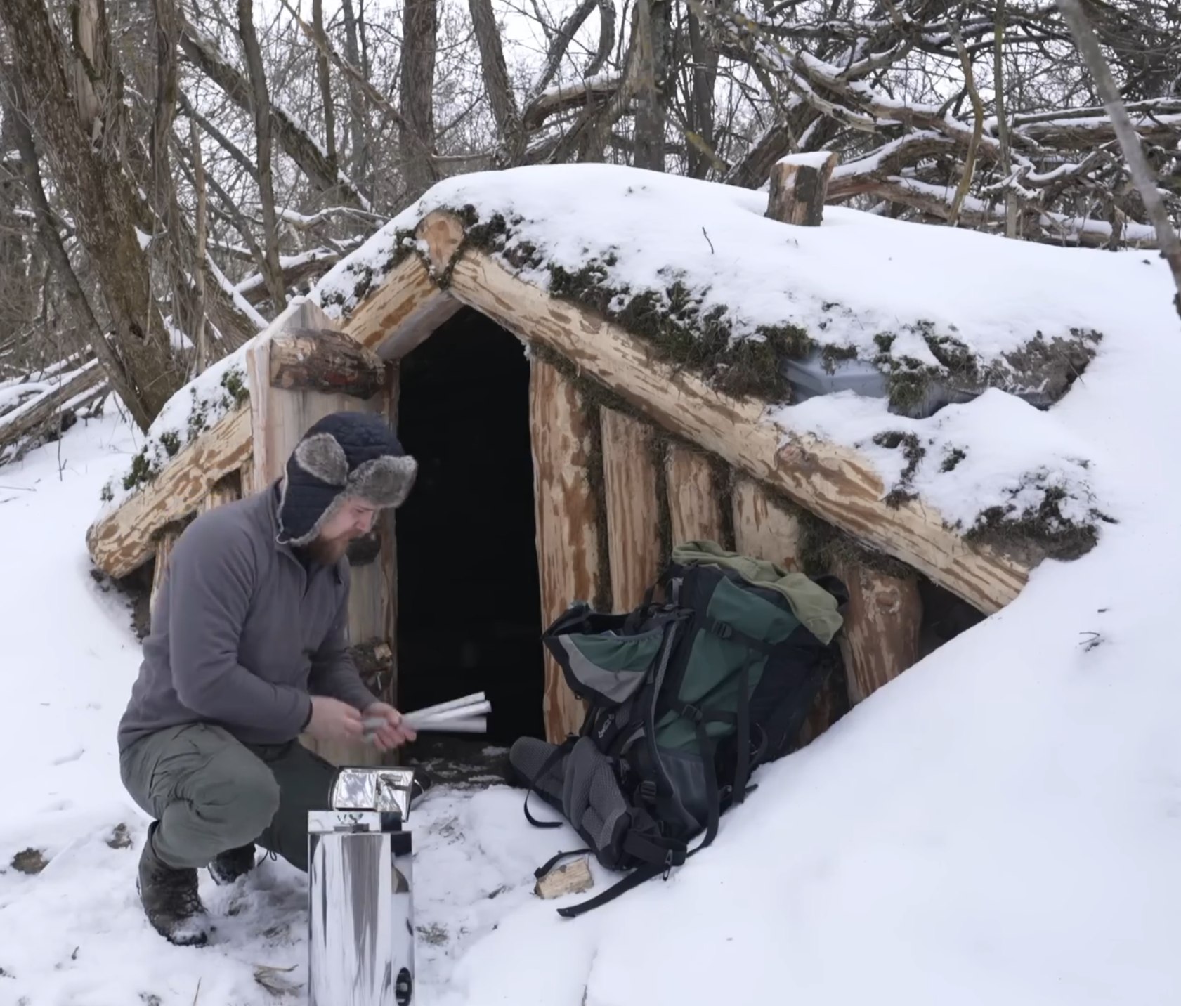 under-the-snow-in-the-dugout-winter-camping-found-a-cozy-warm-house