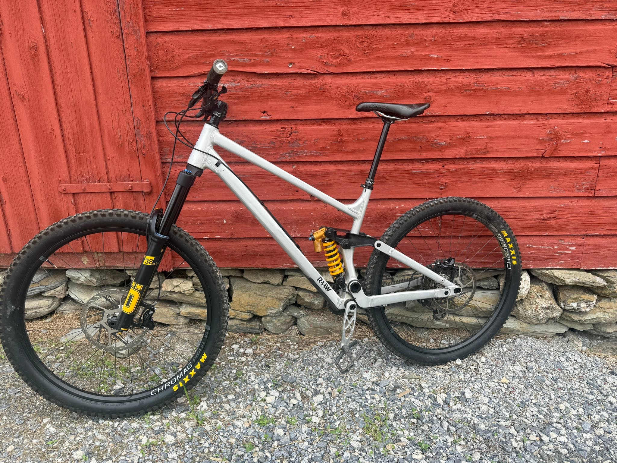 What's a fair price for a Raaw Madonna v2.2 bike with TTX coil and