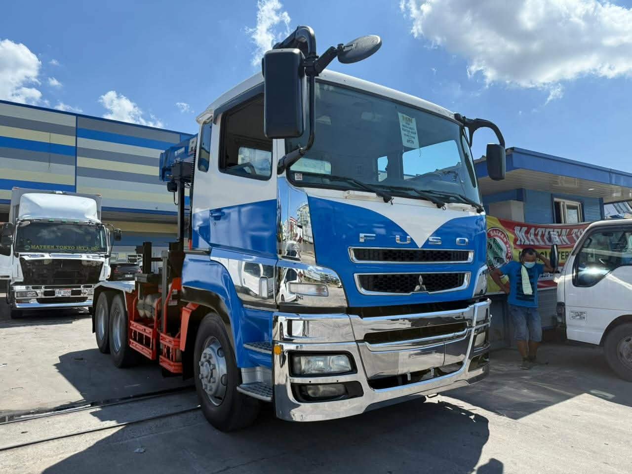 Fuso Super Great Tractor head 10w with Boom Crane Engine 6m70