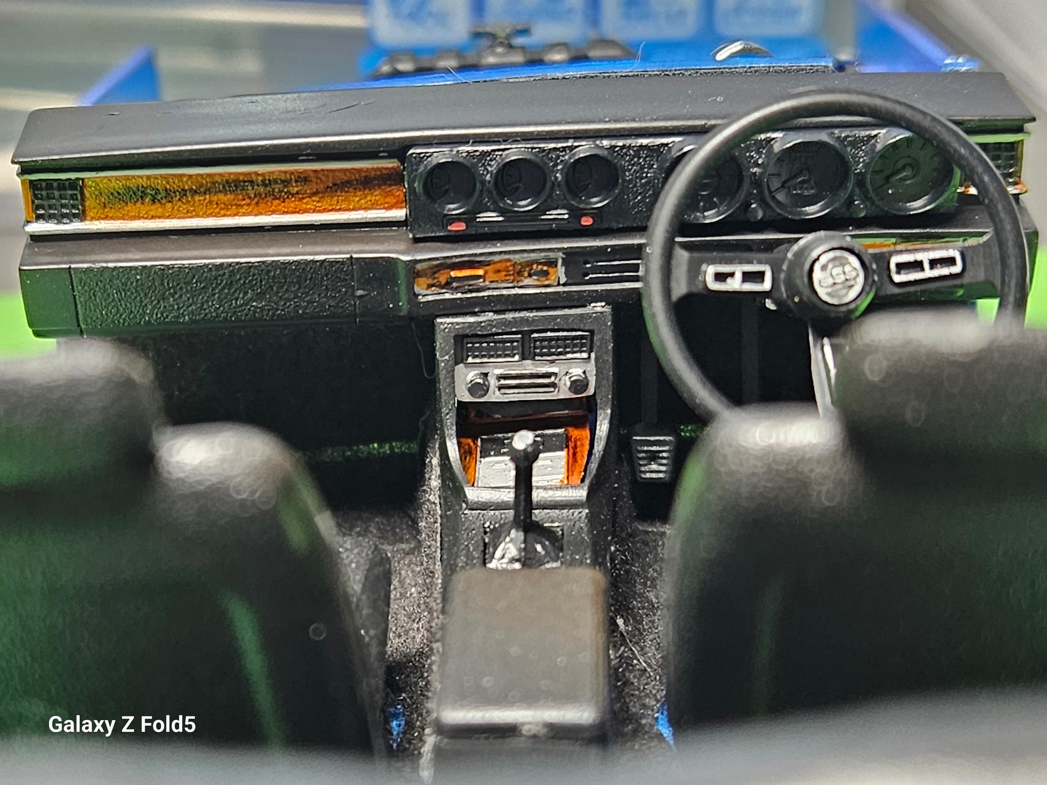 本日の日産ブルーバードUハードトップ1800SSS-E 内装完成です。 明日