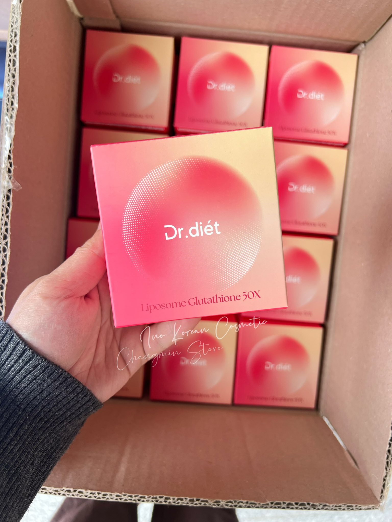 glutathione scavenger wholesaler ✨ Dr.diet Liposome 50X officially launched ✨ So many customers have been asking for this upgrade version 🫶 Enhanced with advanced Liposome technology for better glutathione absorption compared to regular formulas Pack Size:20 Effervescent tablet Which is better for Collagène