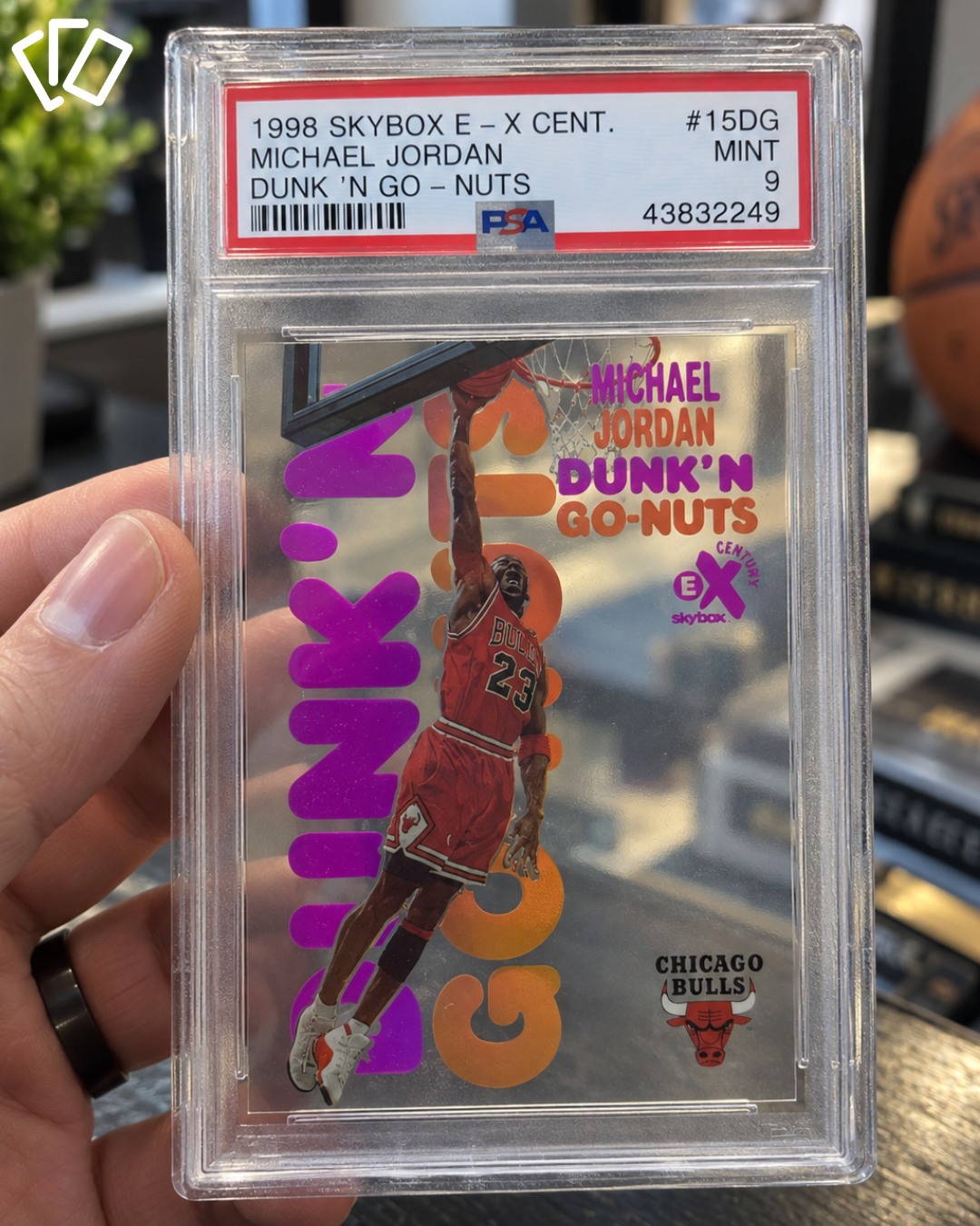 Michael Jordan Dunk 'n Go-Nuts 1998 Skybox E-X Century Insert Card