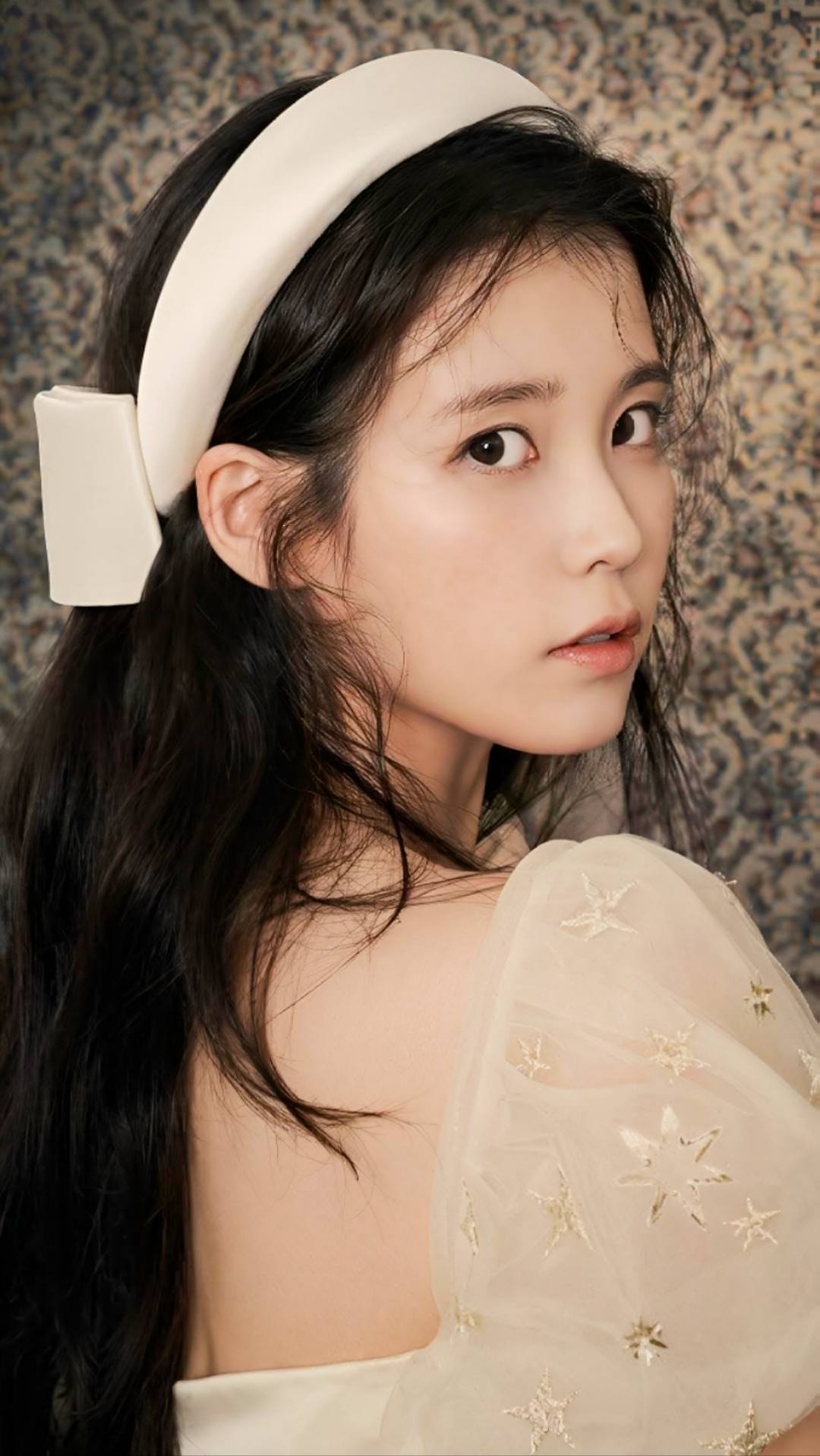 TRANS] 240918 Celebrating her 16th debut anniversary, IU donated