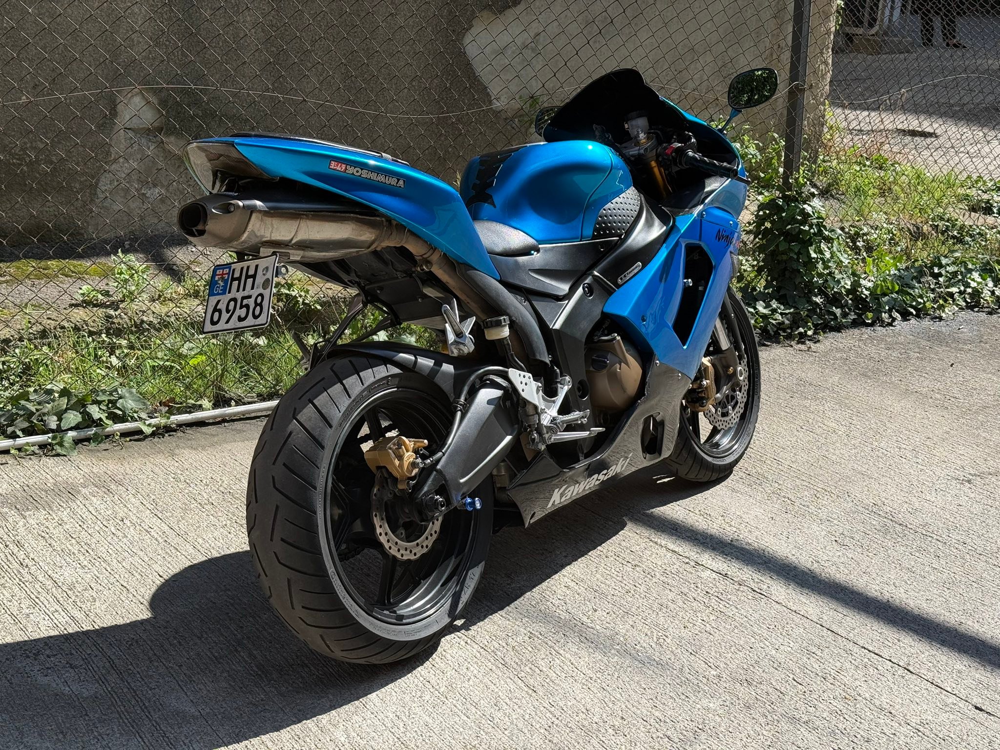 Selling 2005 Kawasaki ZX6R with 39k miles