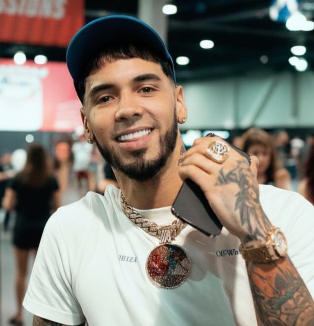 Anuel AA | Los RHLM pongan un puntito 🖤 | Facebook