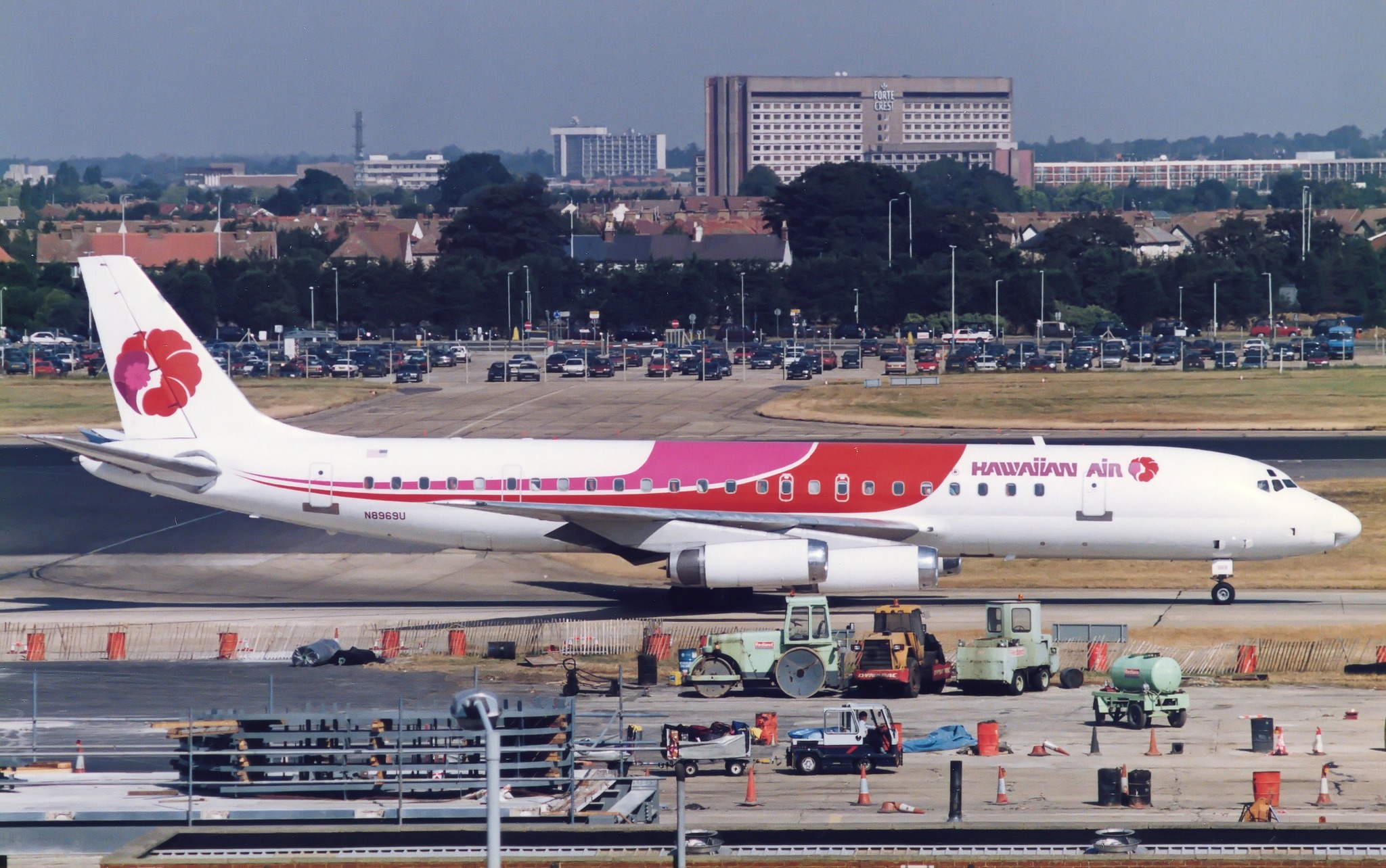 Hawaiian Airlines DC-8-62H N8969U at LHR in 1992.