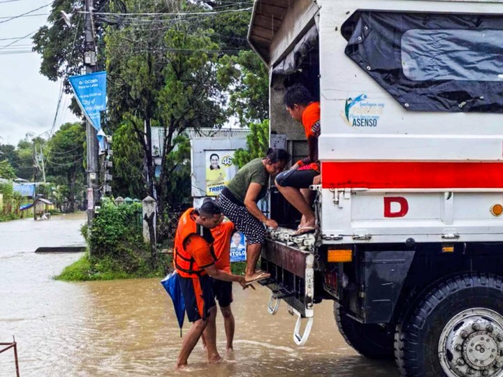 News5 - EVACUATION EFFORTS SA MGA NASALANTA NG BAGYO Nag-deploy ang ...