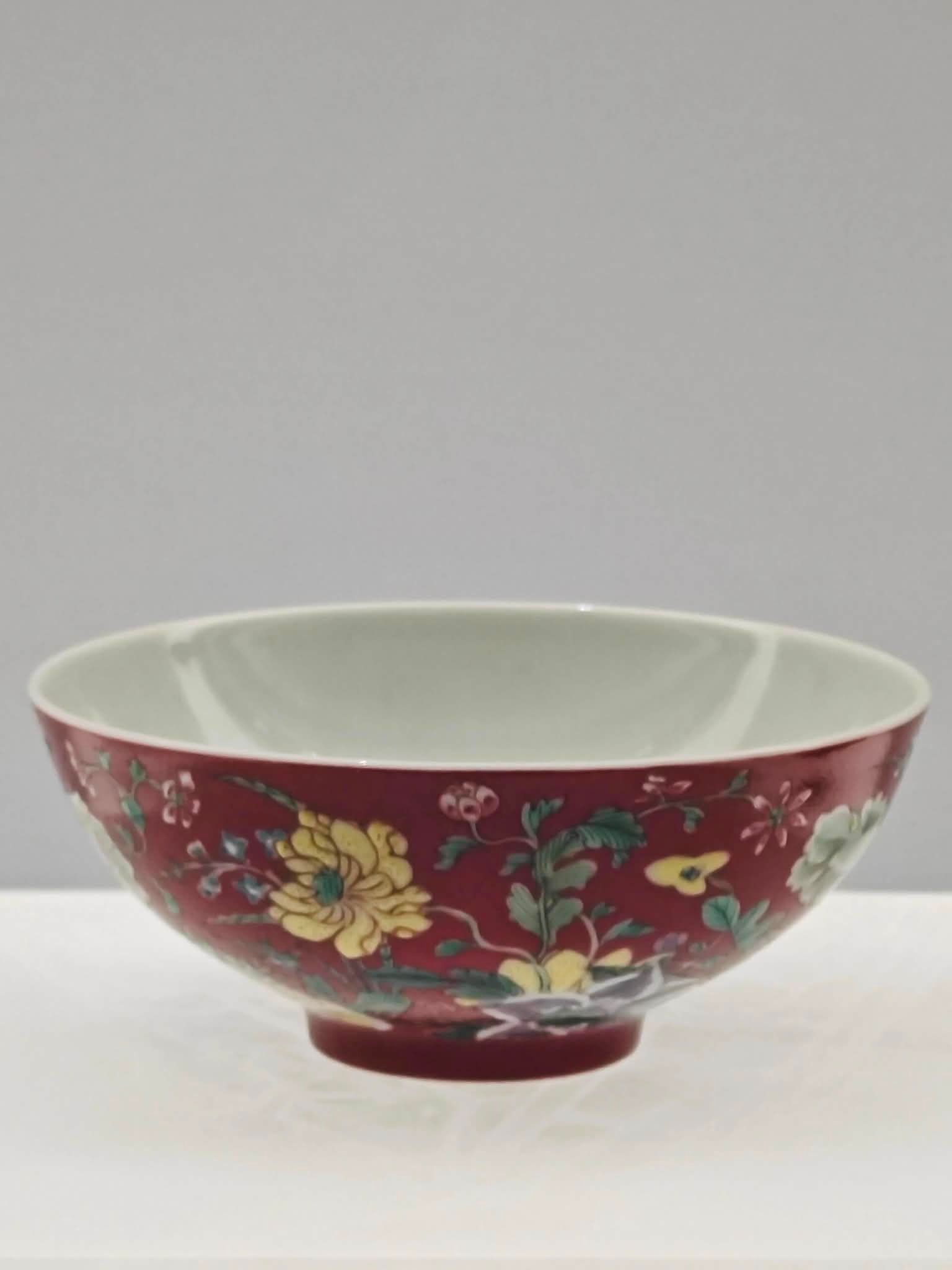 珐琅彩 胭脂紅地 花卉文 碗｜陶磁器｜精巧絵付け｜雍正年制 珐琅彩 胭脂紅地 花卉文 碗｜陶磁器｜精巧絵付け｜雍正年制 珐琅彩