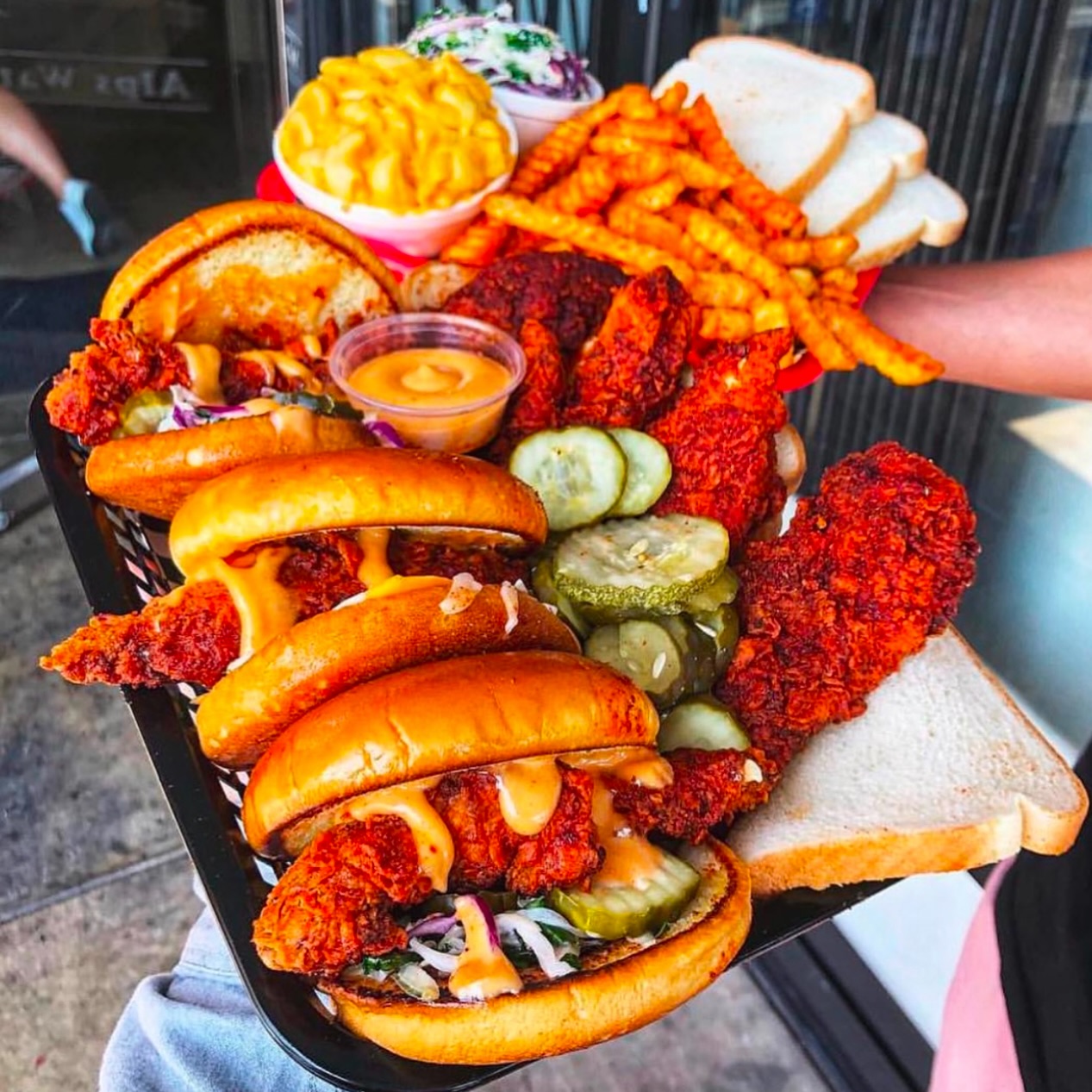 pinole #ca YOUR @daveshotchicken is ready and open🔥 ADDRESS