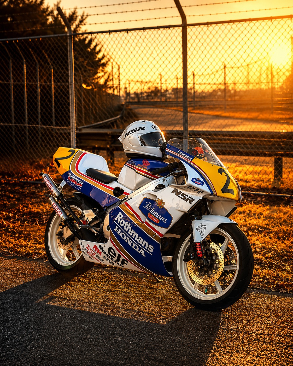 1992NSR 250SPロスマンズ Two-Stroke Weapon: 1992 Honda NSR250R Rothmans SP by Susumu Sato