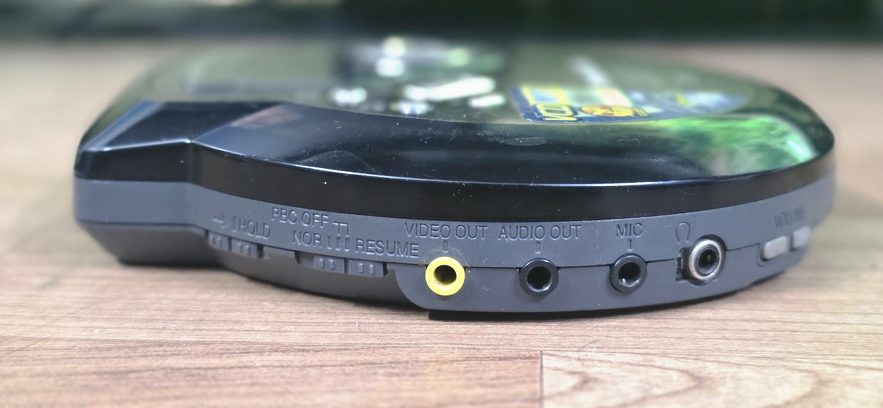 Panasonic SL-MV50 portable VCD player