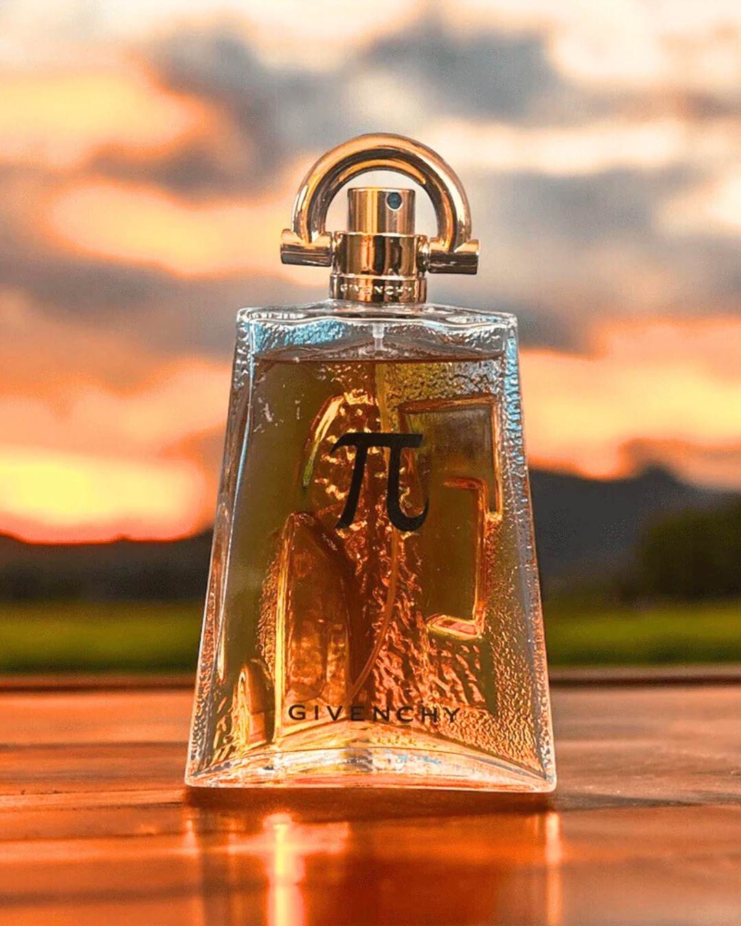 Pi Extreme by Givenchy is a Oriental Woody fragrance for men. It