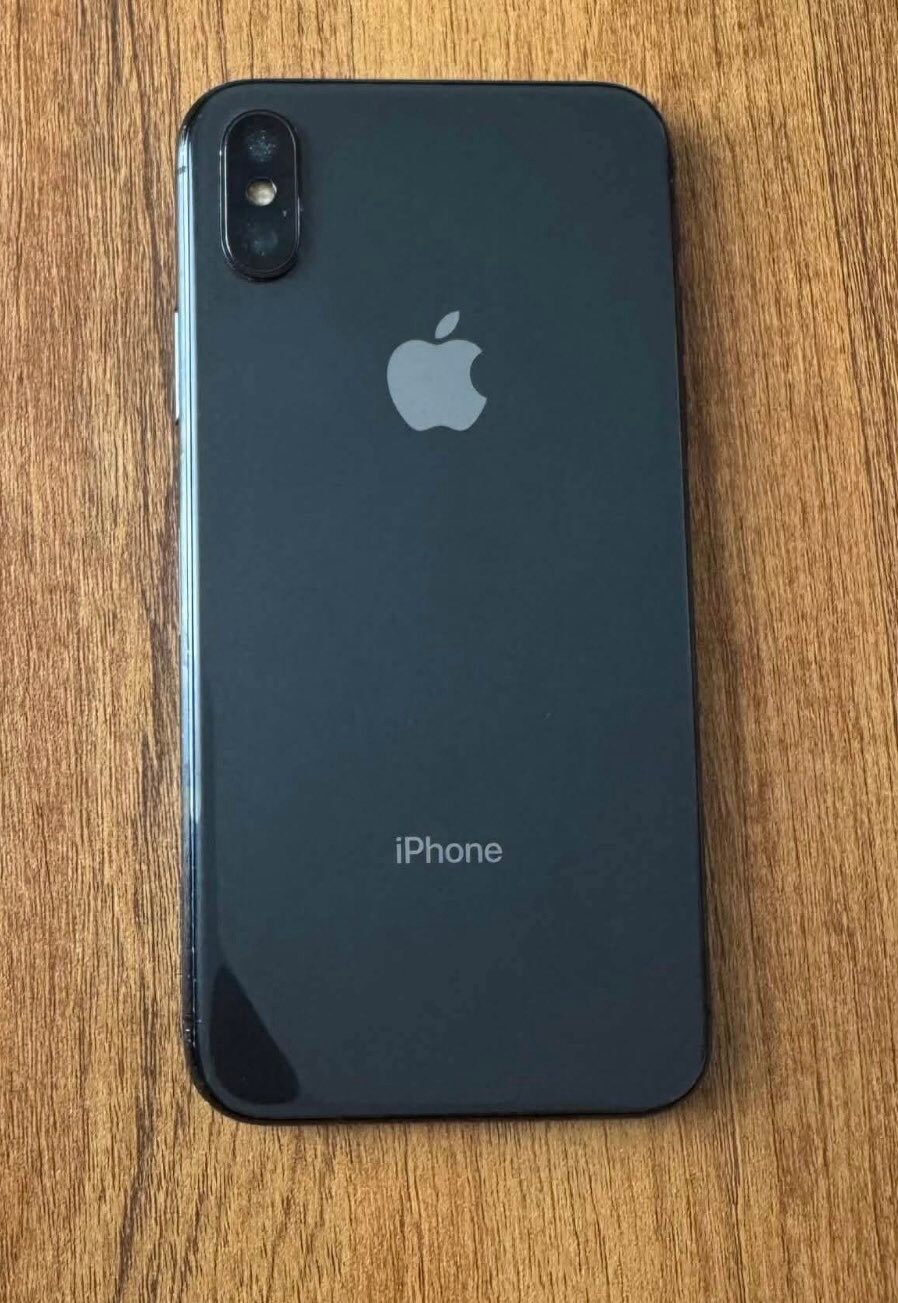 iPhone X 64gb with Face ID going at k1900 hurry hurry