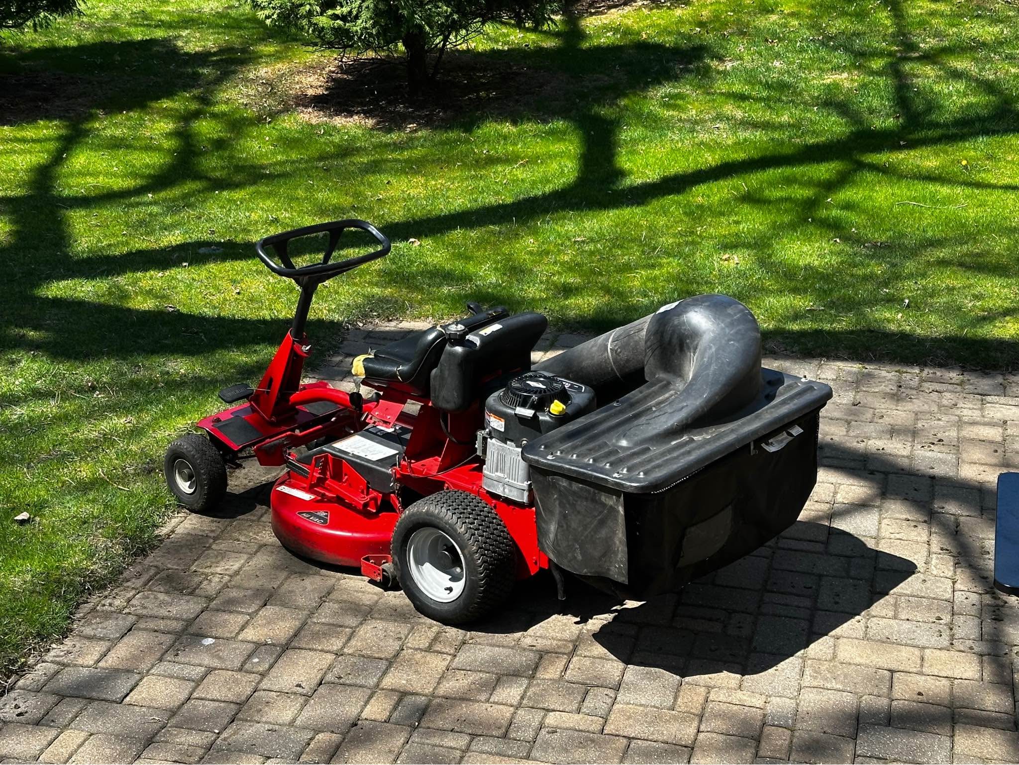 Snapper 28” Riding Mower w/ mulch and bagger kits - Lawn Mowers - White ...