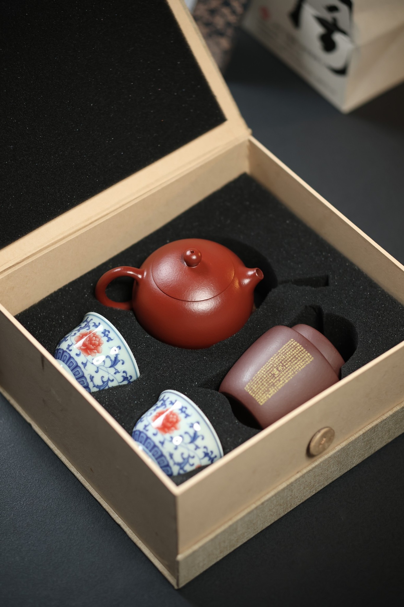 西施礼盒套组｜ 【优质朱泥传统手制半手工200cc 一壶两杯一茶叶罐组合】